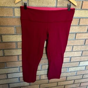 Lululemon Red & Pink Capri Cropped Legging Tight Size 10